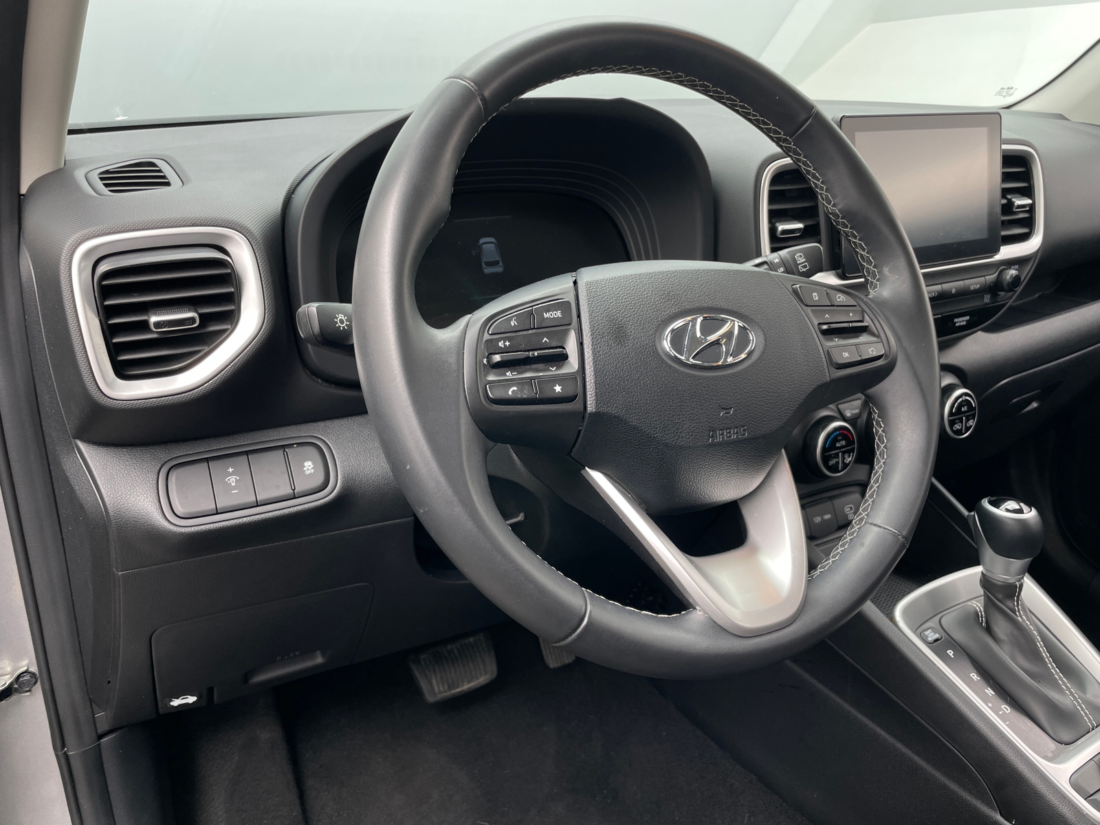 Thumbnail: 2025 Hyundai Venue - 5