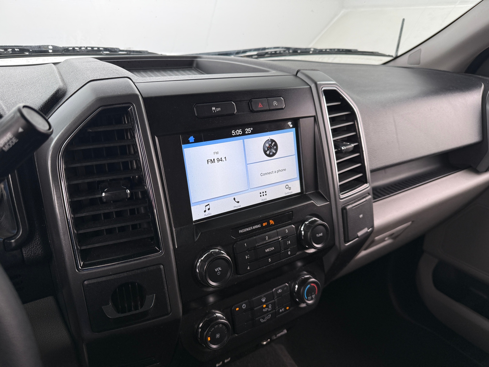 Thumbnail: 2019 Ford Econoline - 4