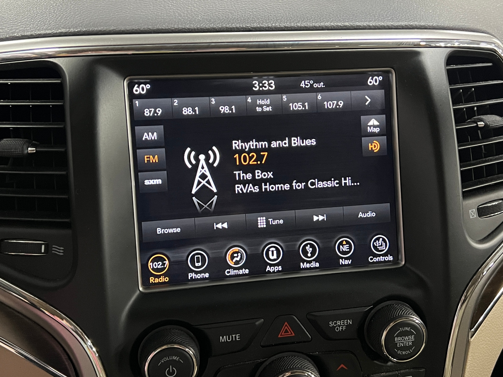 Thumbnail: 2018 Jeep Grand Cherokee - 3