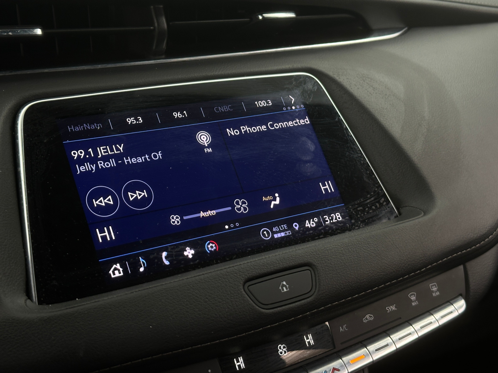 Thumbnail: 2023 Cadillac XT4 - 3