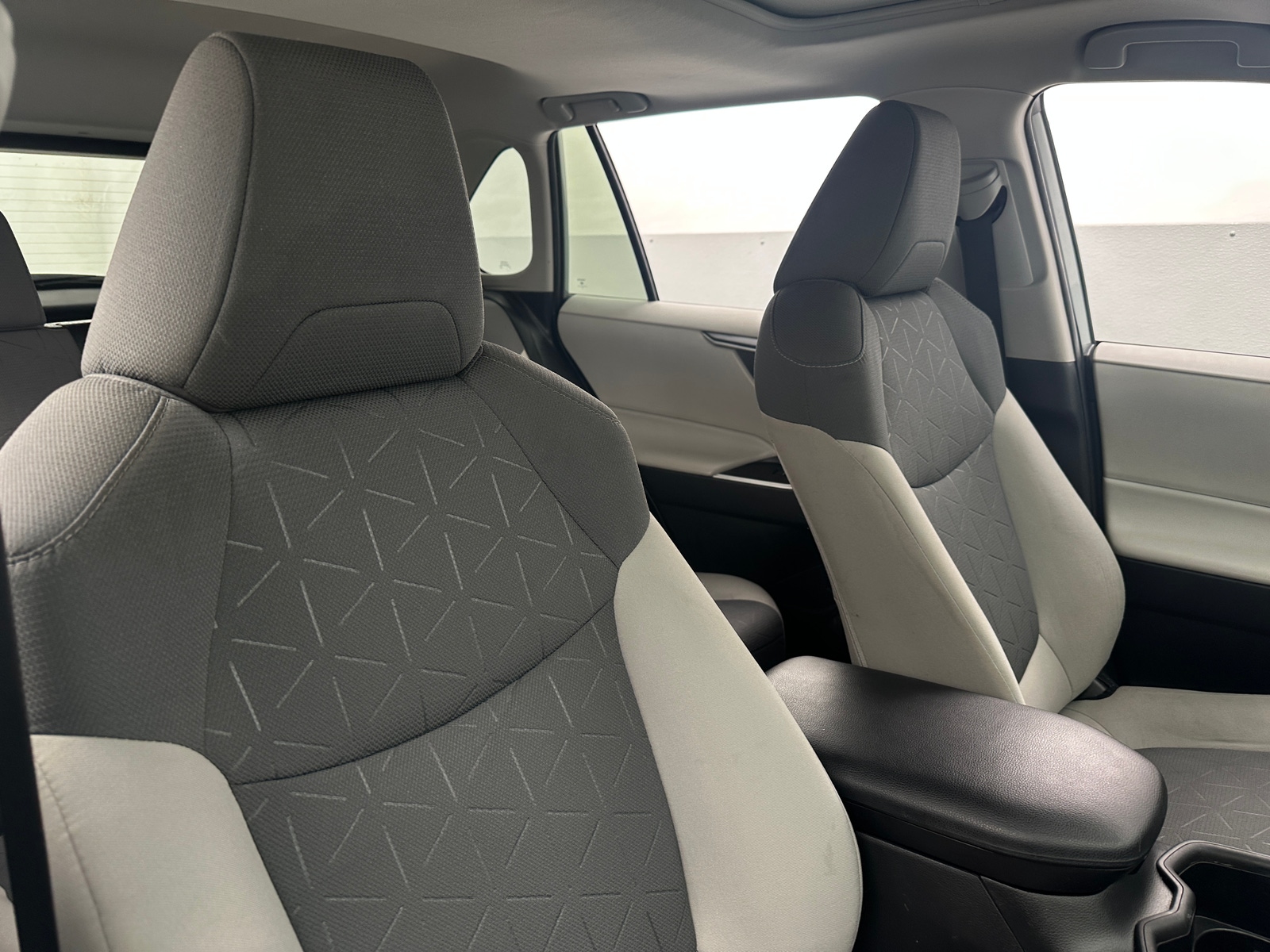 Thumbnail: 2022 Toyota RAV4 - 2