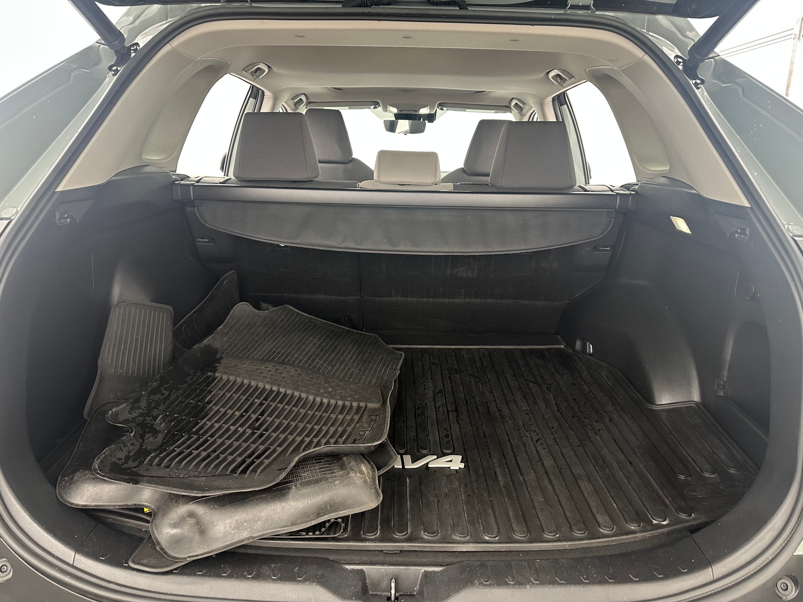 Thumbnail: 2022 Toyota RAV4 - 7