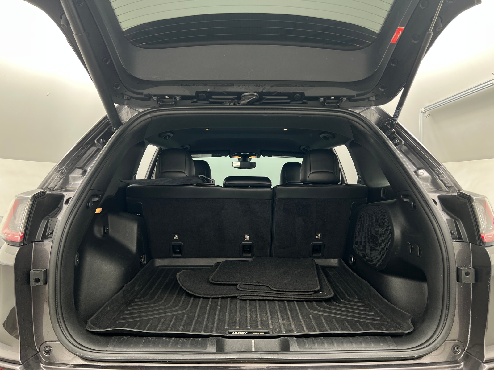 Thumbnail: 2019 Jeep Cherokee - 6