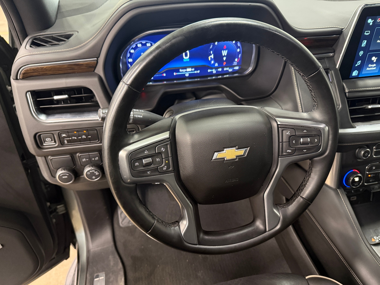 Thumbnail: 2023 Chevrolet Suburban - 4