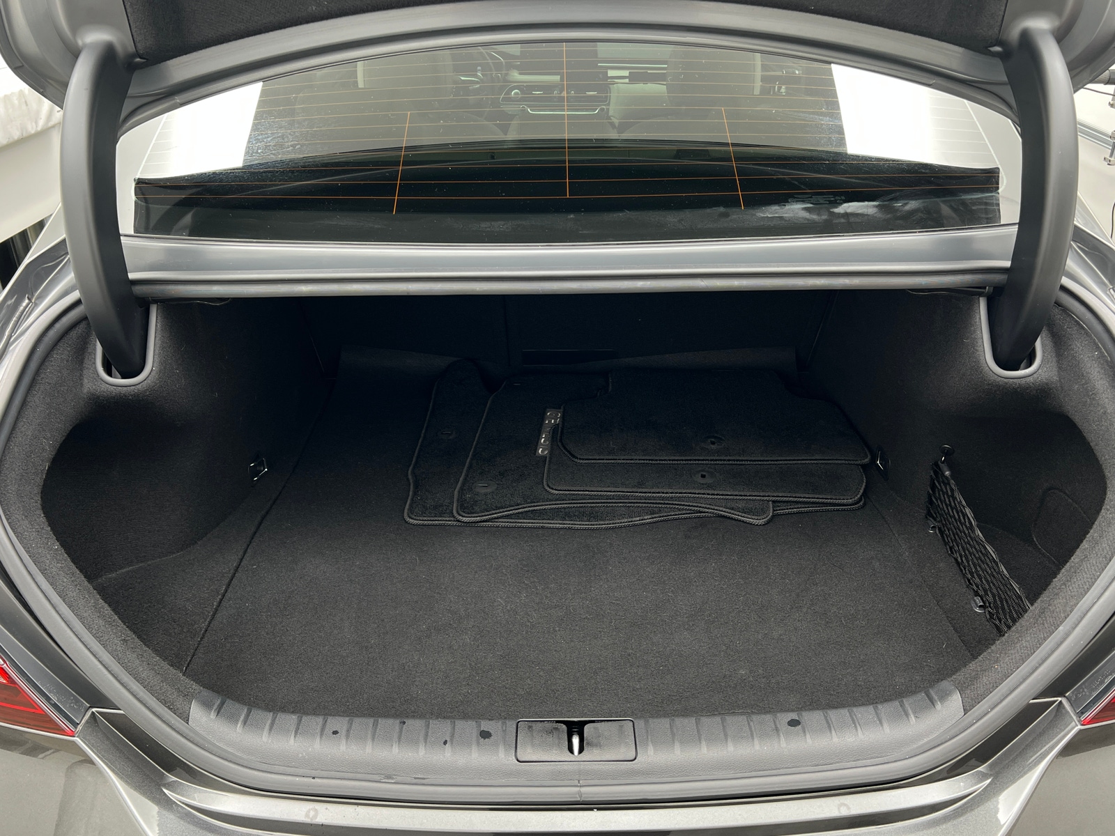 Thumbnail: 2022 Genesis G70 - 6