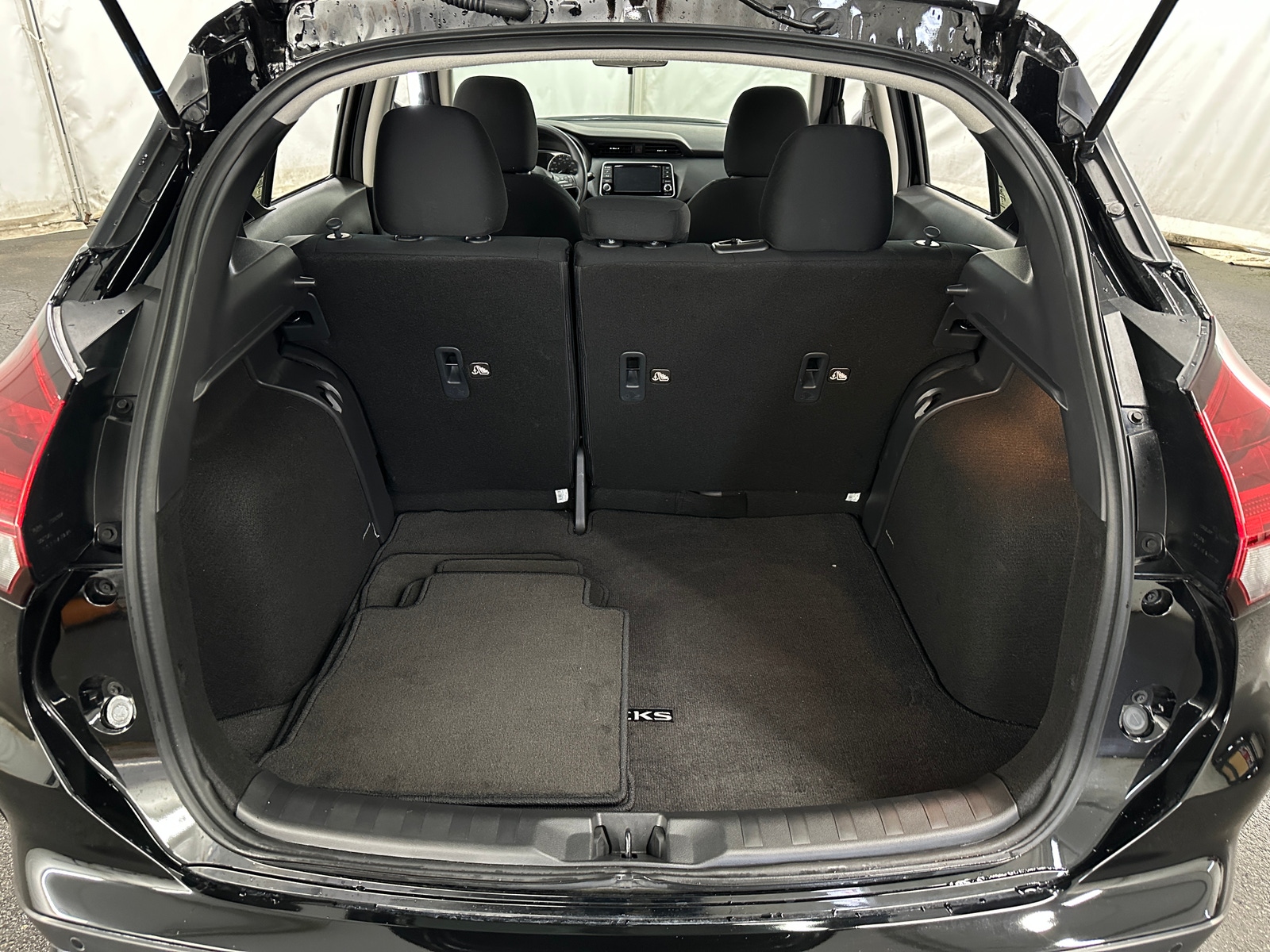 Thumbnail: 2025 Nissan Kicks - 7