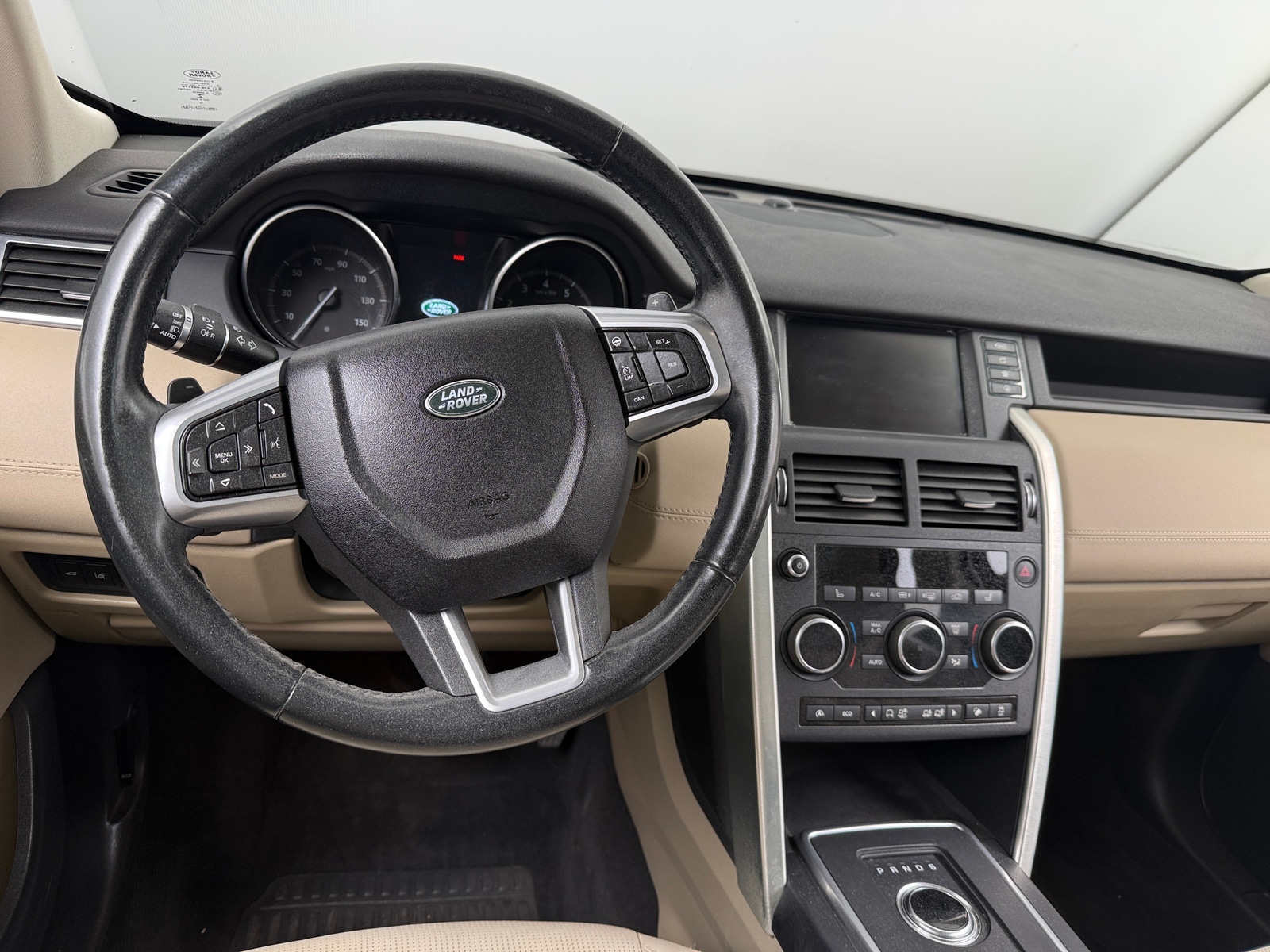 Thumbnail: 2017 Land Rover Discovery Sport - 2