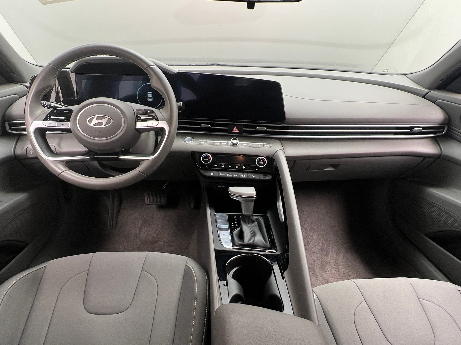 Thumbnail: 2025 Hyundai Elantra - 3