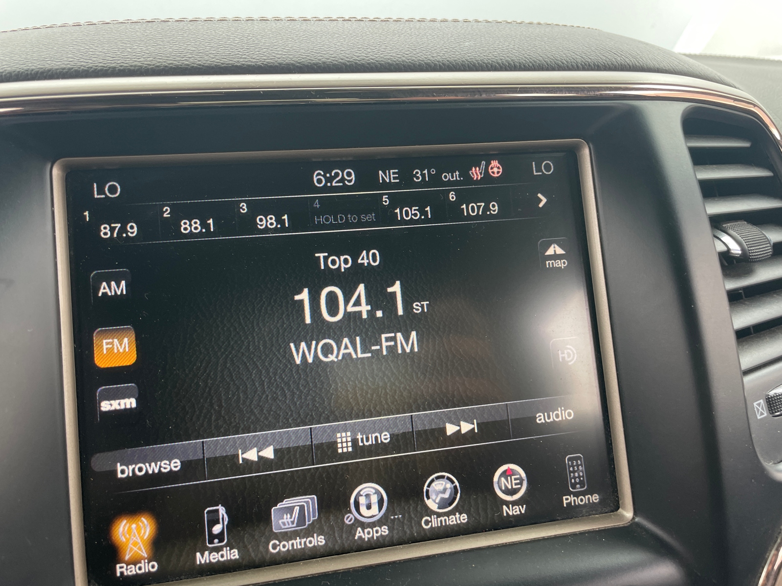 Thumbnail: 2015 Jeep Grand Cherokee - 3