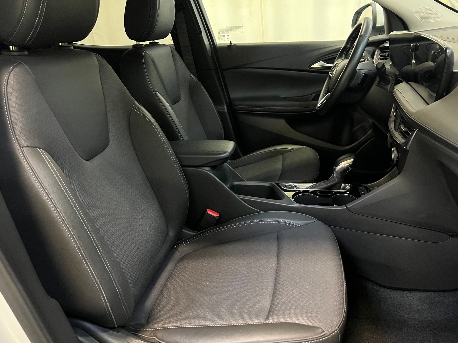 Thumbnail: 2025 Buick Encore GX - 2