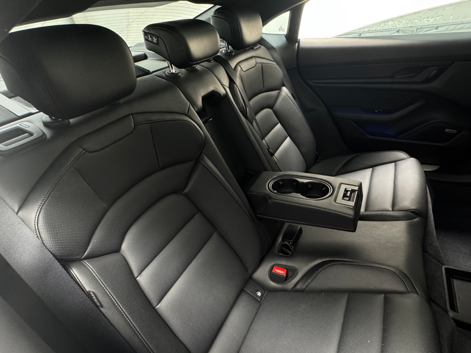 Thumbnail: 2020 Porsche Taycan - 5