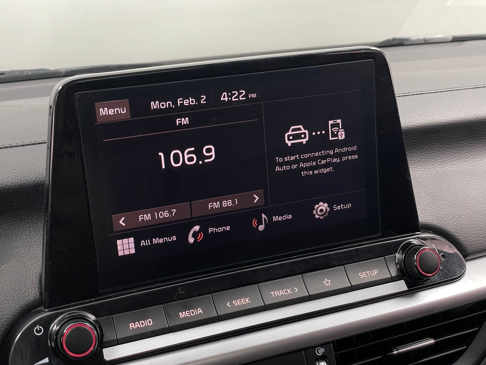 Thumbnail: 2024 Kia Forte - 4