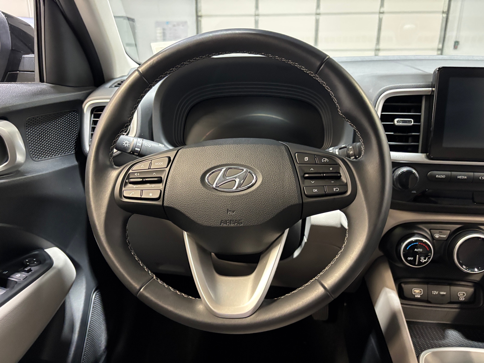 Thumbnail: 2025 Hyundai Venue - 5