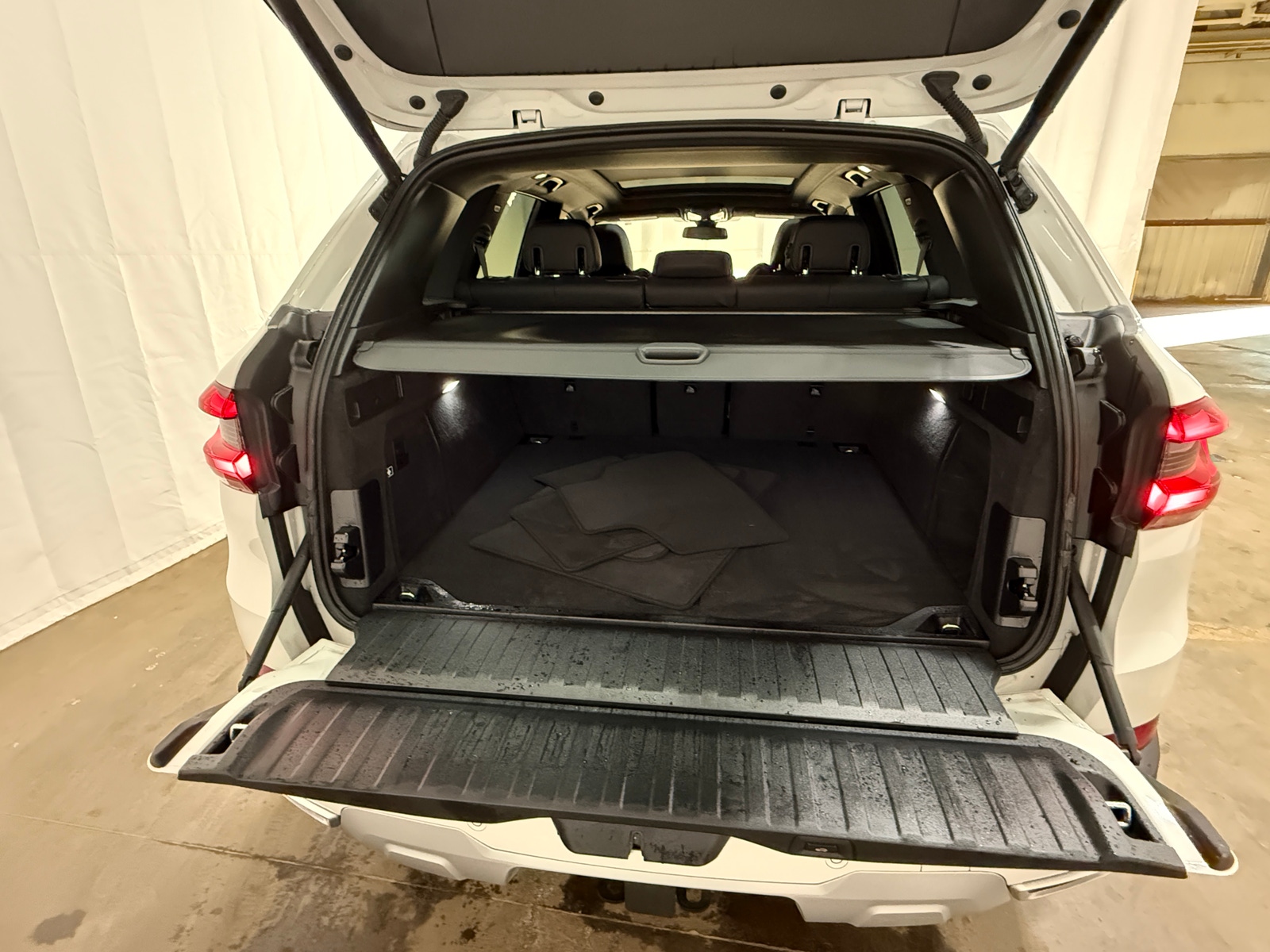 Thumbnail: 2022 BMW X5 - 6