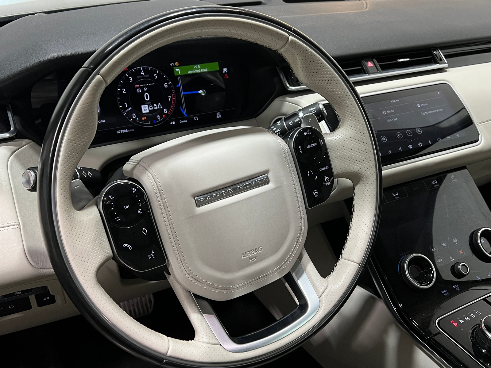 Thumbnail: 2020 Land Rover Range Rover Velar - 4