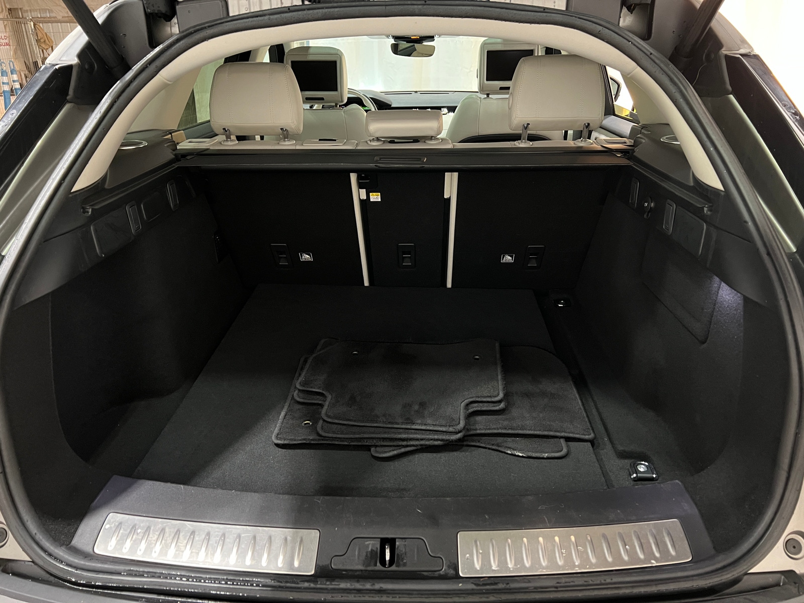 Thumbnail: 2020 Land Rover Range Rover Velar - 6