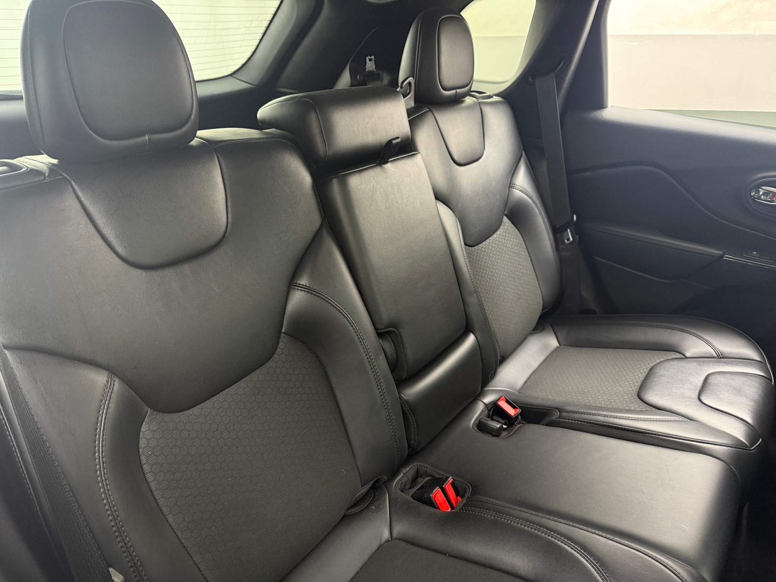 Thumbnail: 2020 Jeep Cherokee - 6