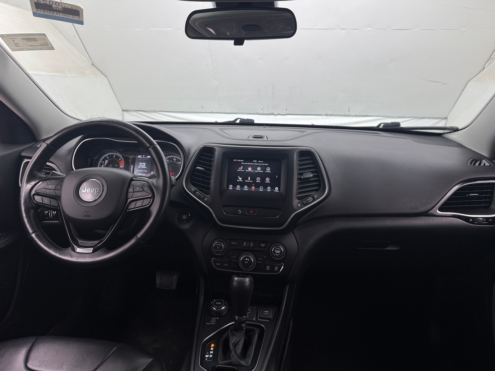 Thumbnail: 2020 Jeep Cherokee - 3