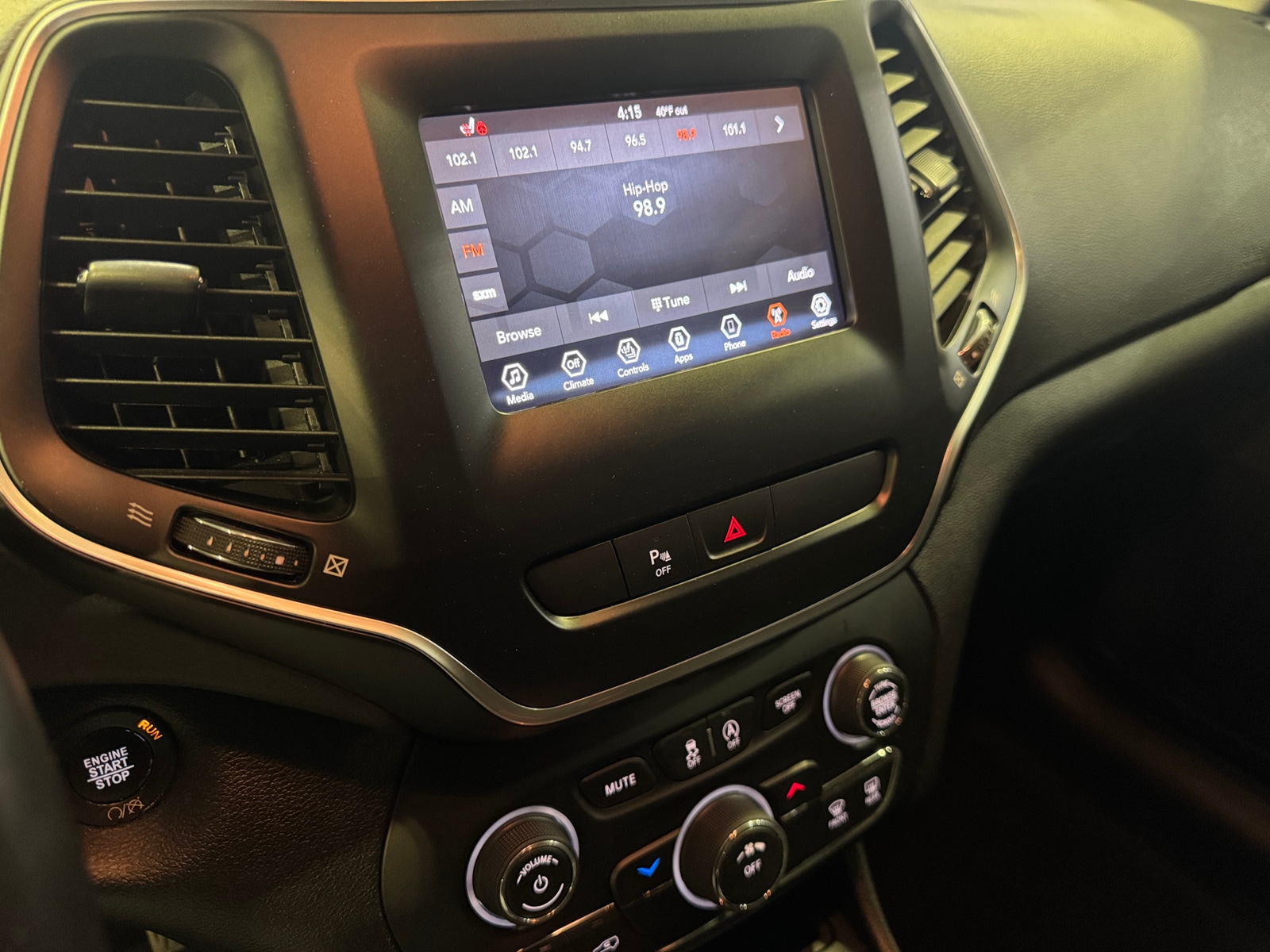 Thumbnail: 2020 Jeep Cherokee - 4