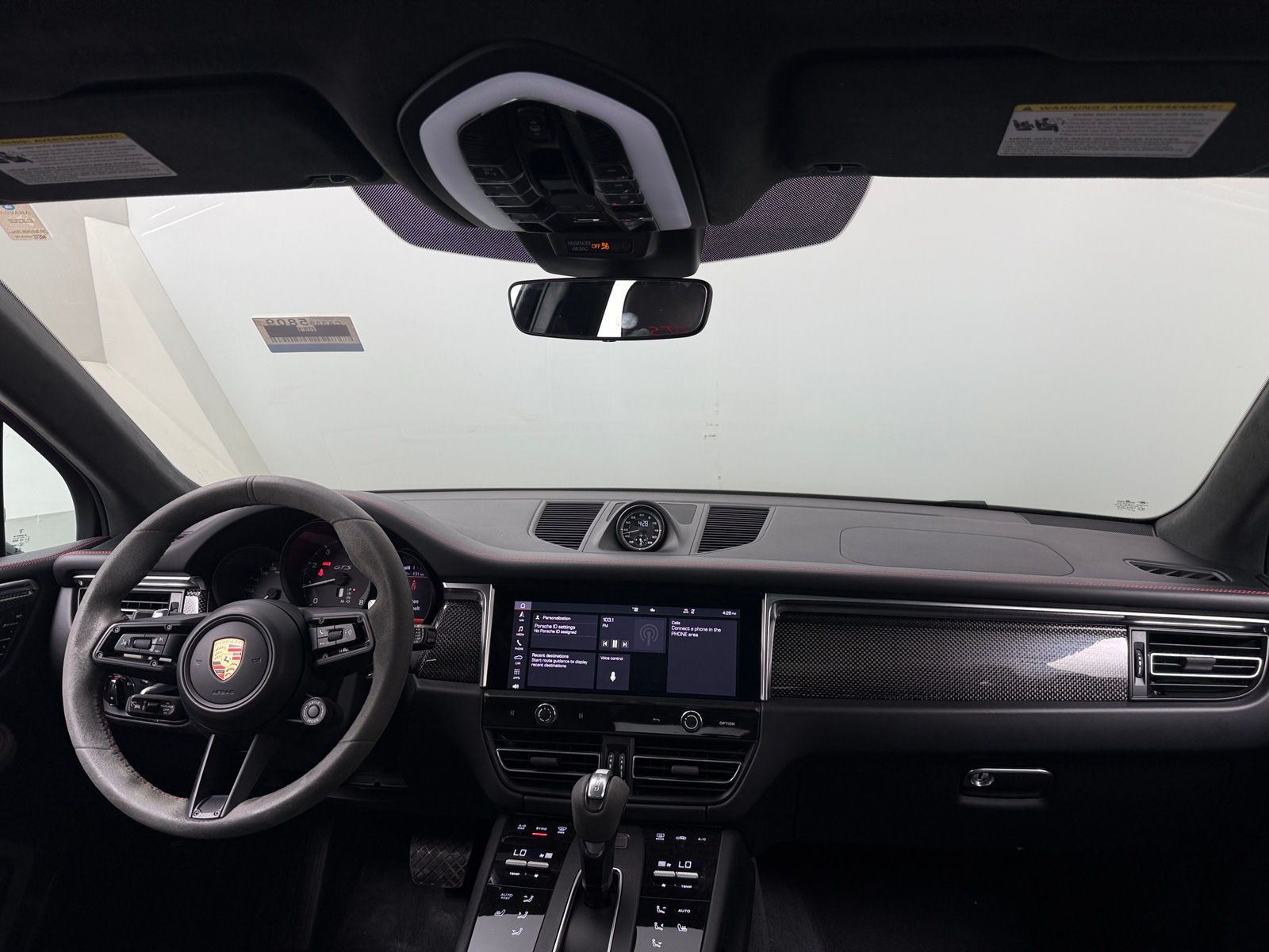 Thumbnail: 2023 Porsche Macan - 2