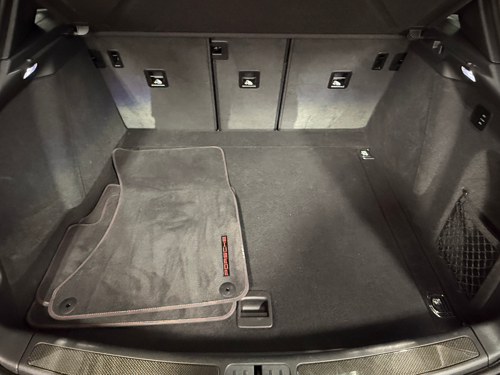 Thumbnail: 2023 Porsche Macan - 6