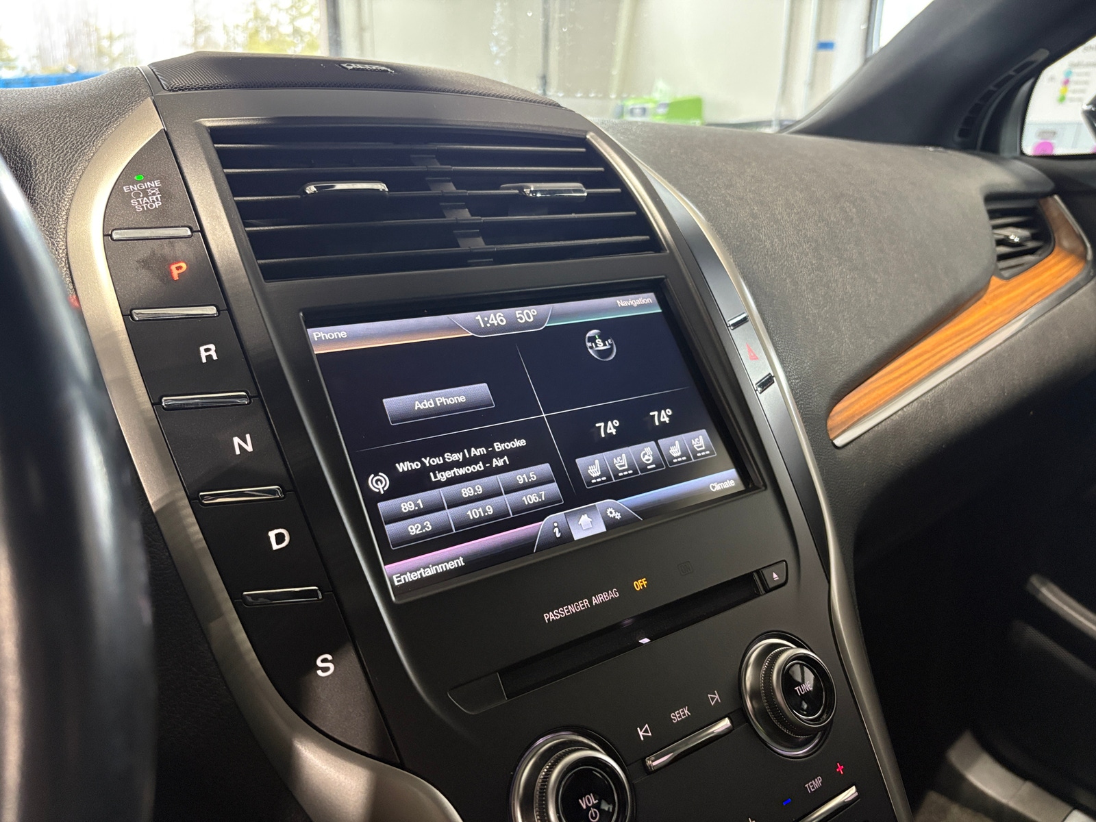 Thumbnail: 2015 Lincoln MKC - 3