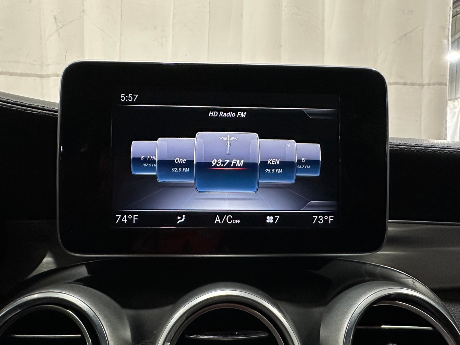 Thumbnail: 2018 Mercedes-Benz C-Class - 2