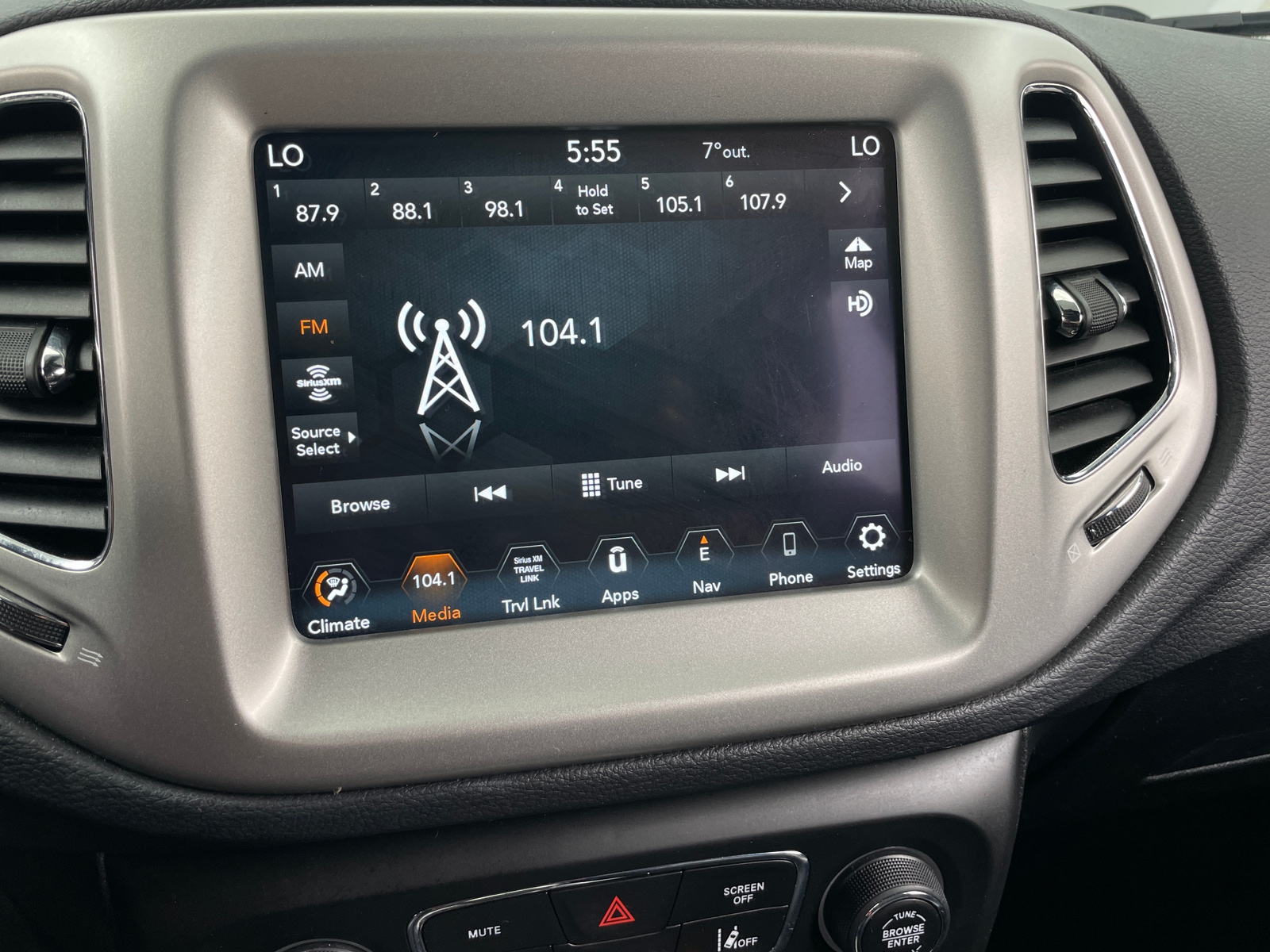 Thumbnail: 2021 Jeep Compass - 3