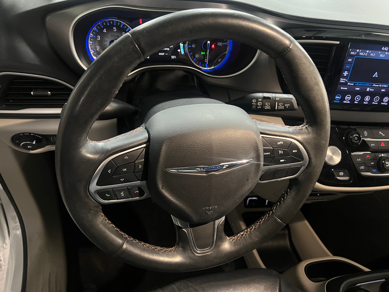 Thumbnail: 2020 Chrysler Pacifica - 4