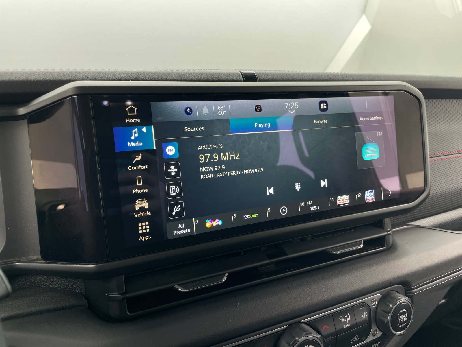 Thumbnail: 2025 Jeep Wrangler - 4