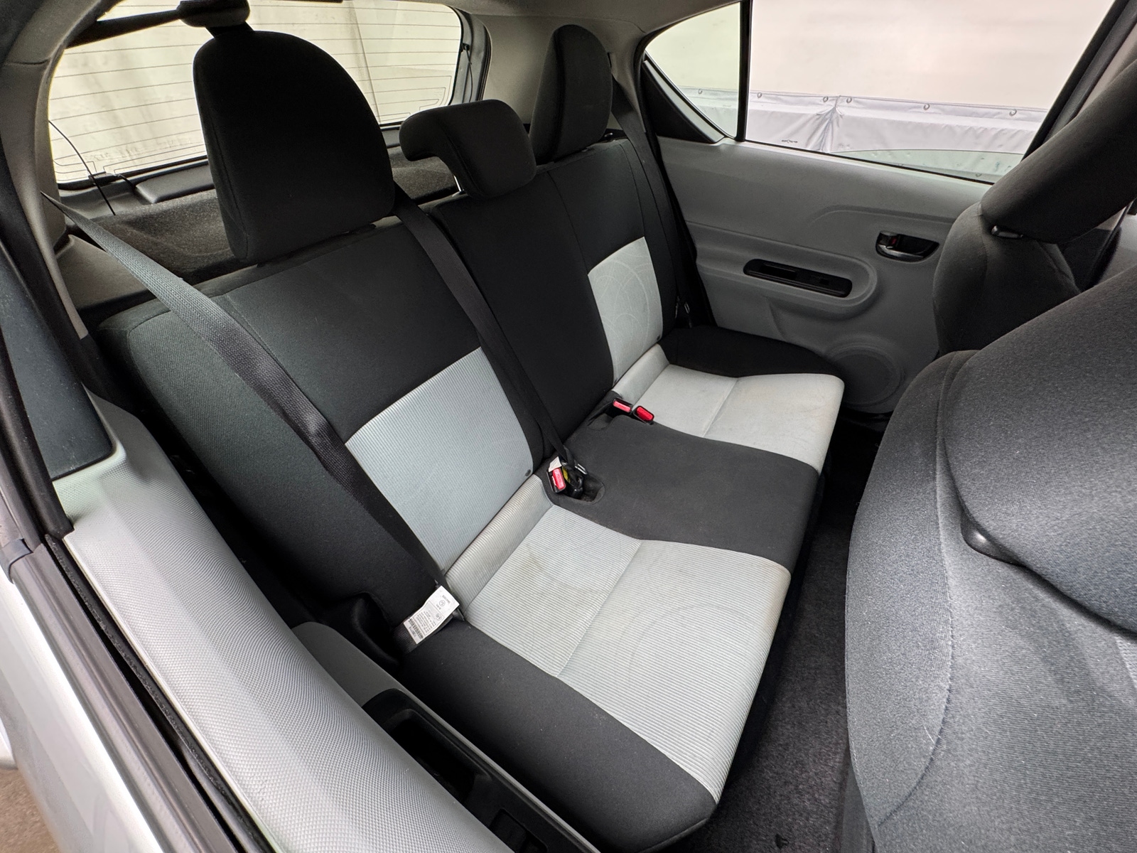 Thumbnail: 2014 Toyota Prius c - 6