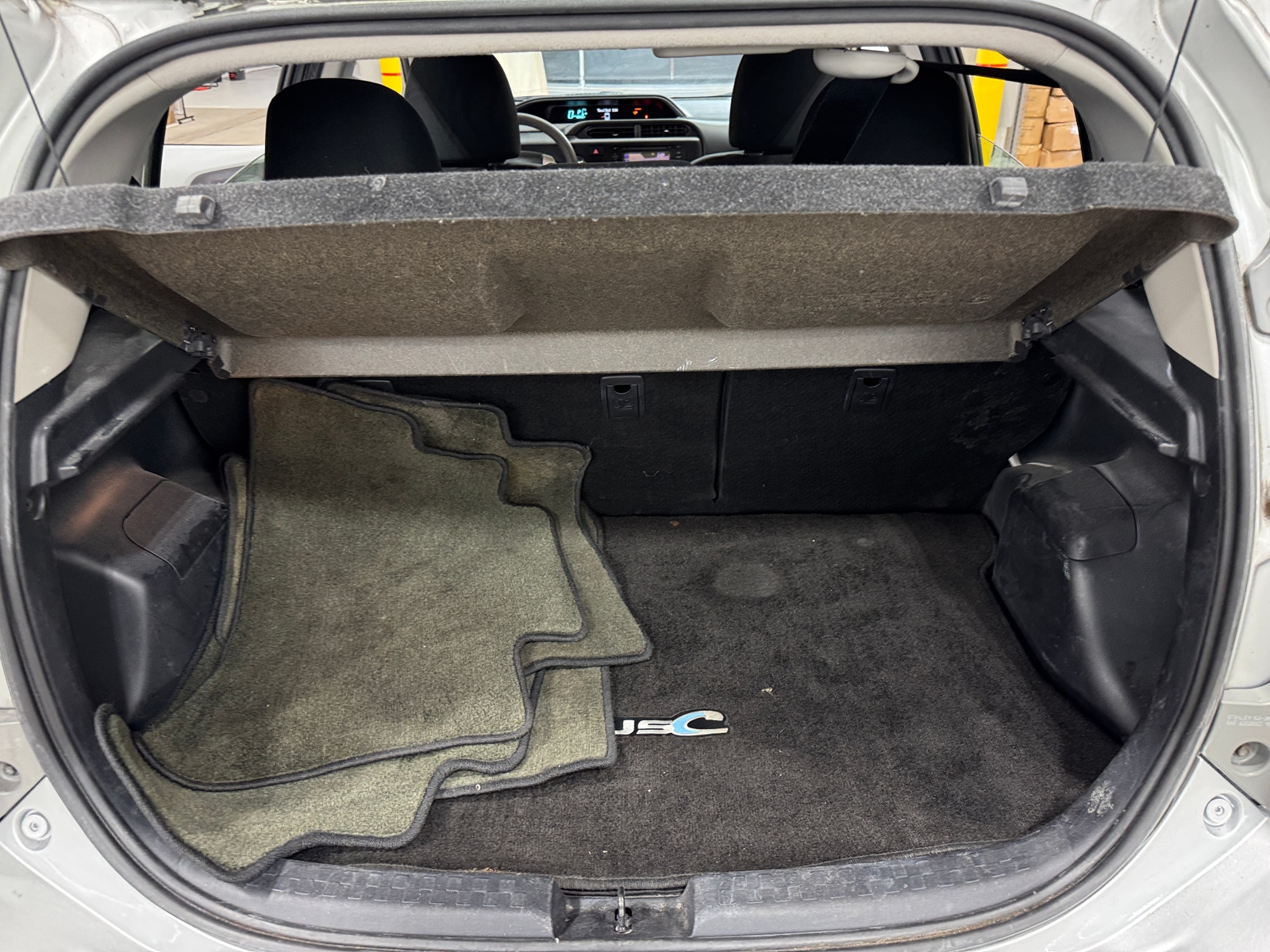 Thumbnail: 2014 Toyota Prius c - 7