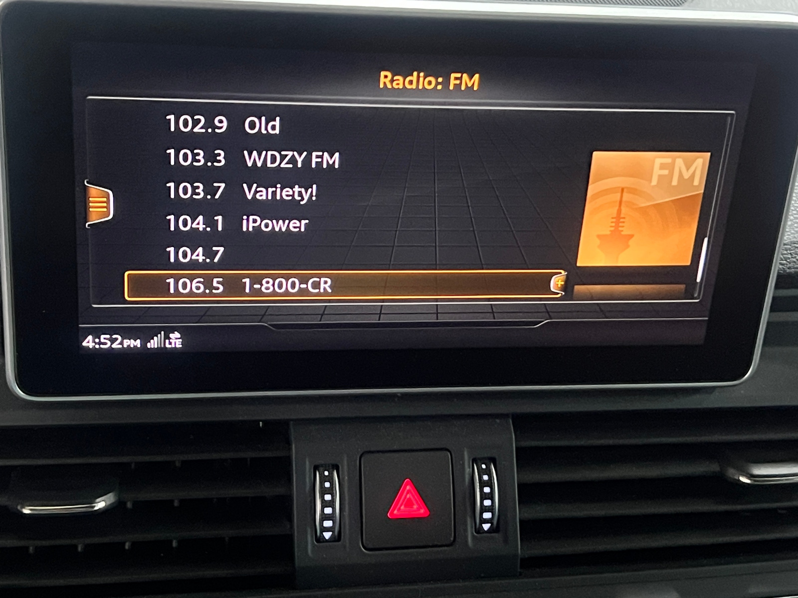 Thumbnail: 2019 Audi SQ5 - 3