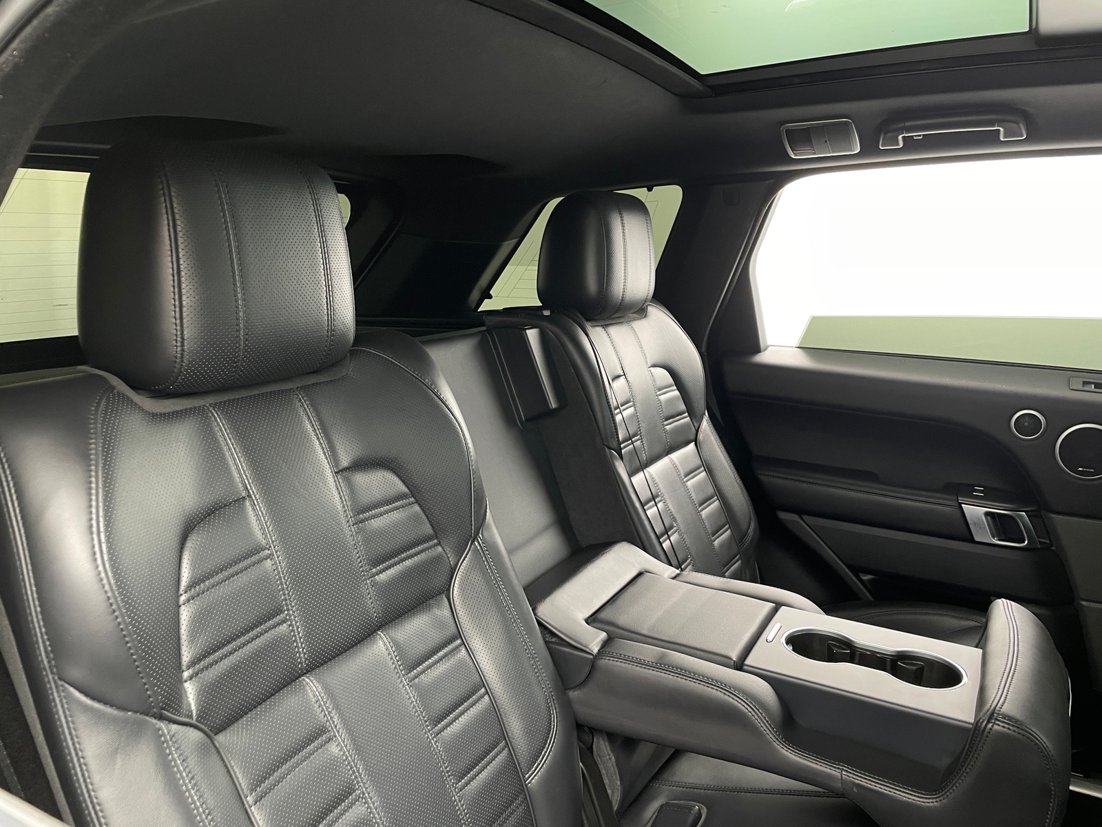 Thumbnail: 2016 Land Rover Range Rover Sport - 5