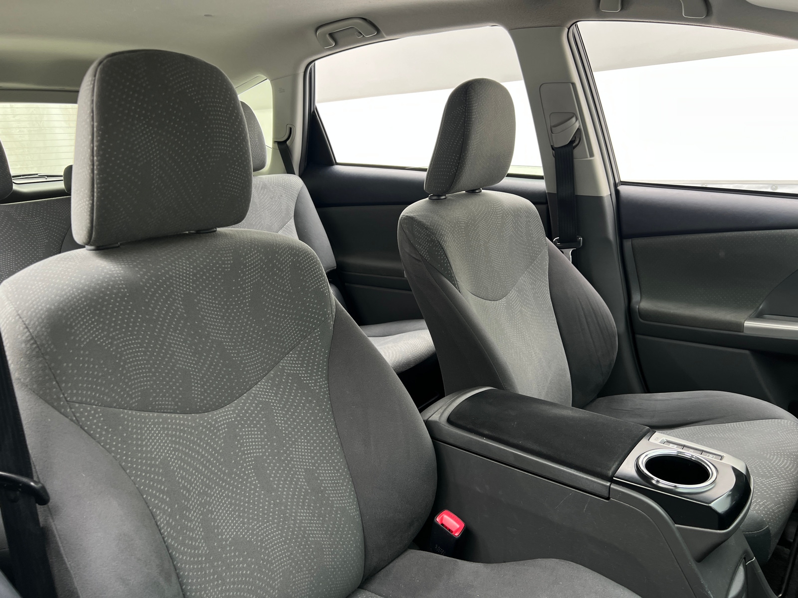 Thumbnail: 2014 Toyota Prius v - 2