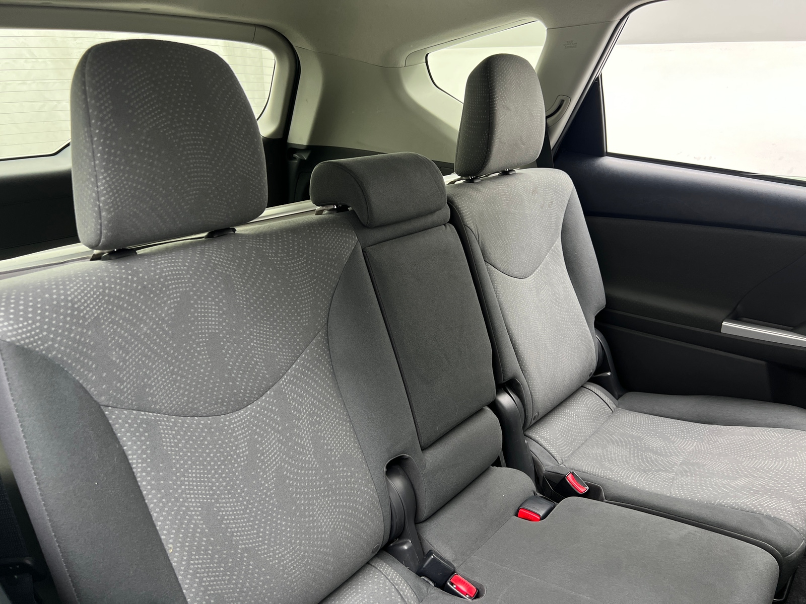 Thumbnail: 2014 Toyota Prius v - 6