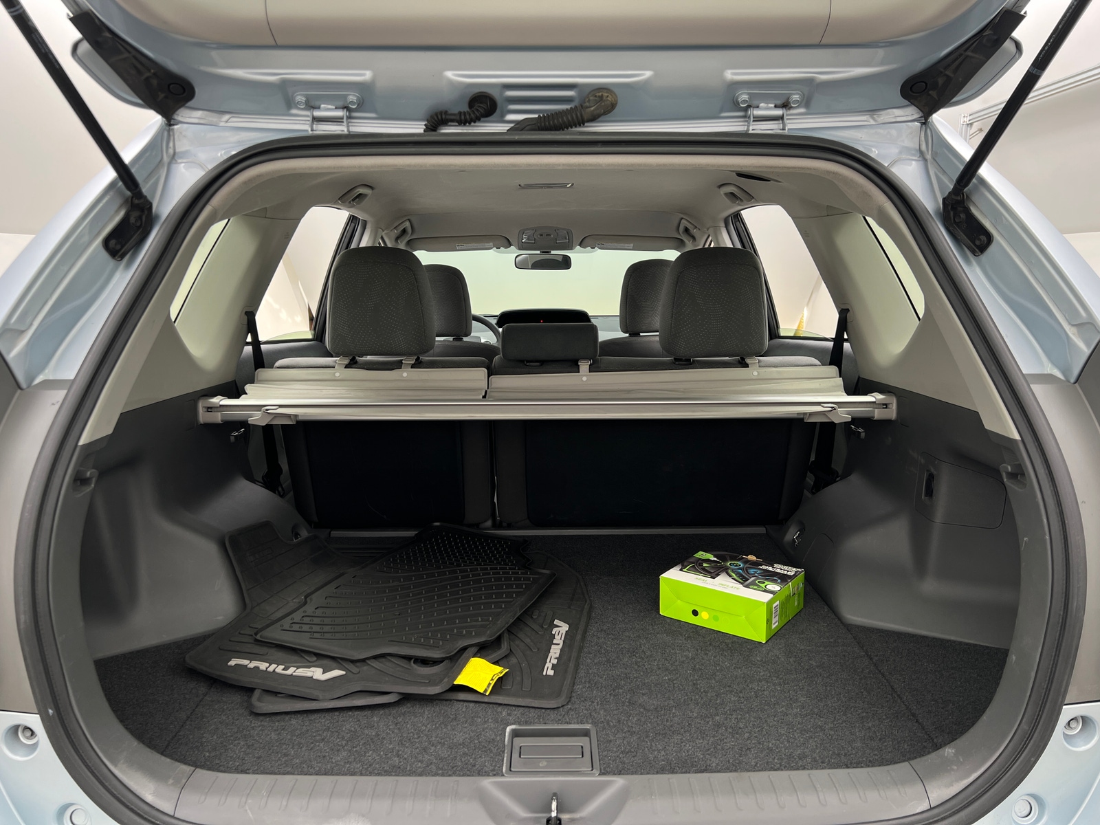 Thumbnail: 2014 Toyota Prius v - 7