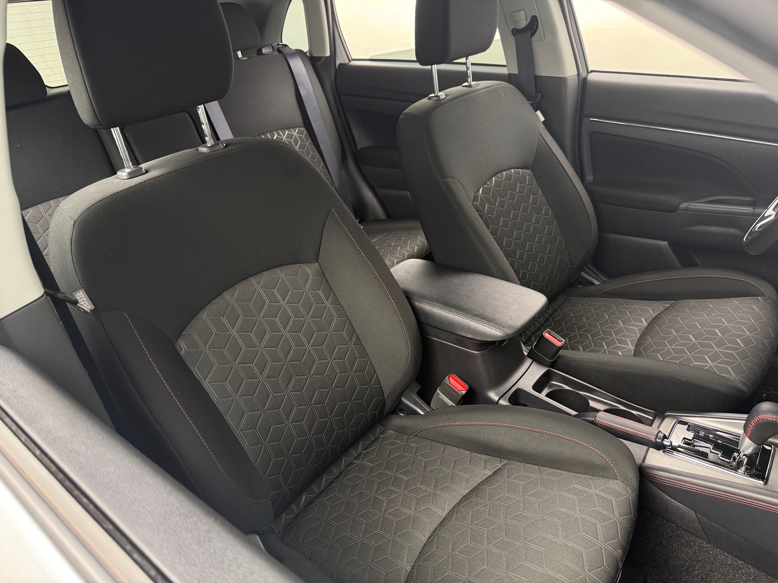 Thumbnail: 2024 Mitsubishi Outlander Sport - 2