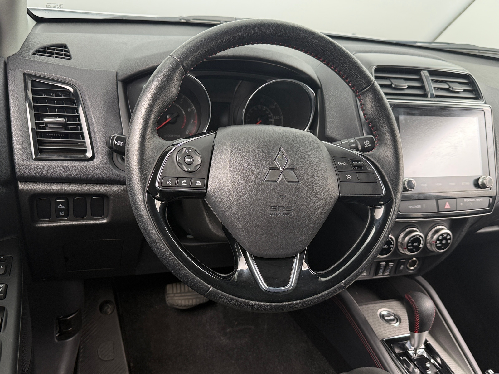 Thumbnail: 2024 Mitsubishi Outlander Sport - 3