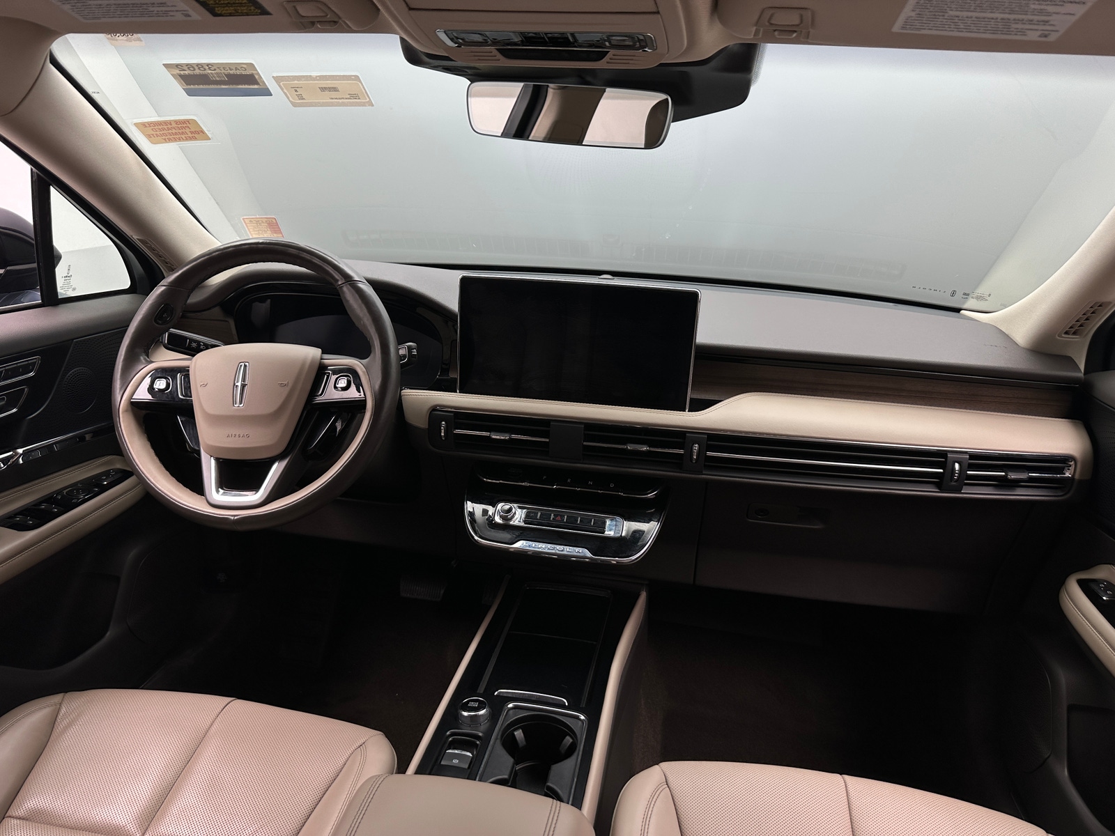 Thumbnail: 2023 Lincoln Corsair - 2