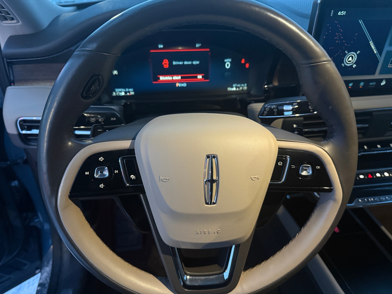 Thumbnail: 2023 Lincoln Corsair - 4