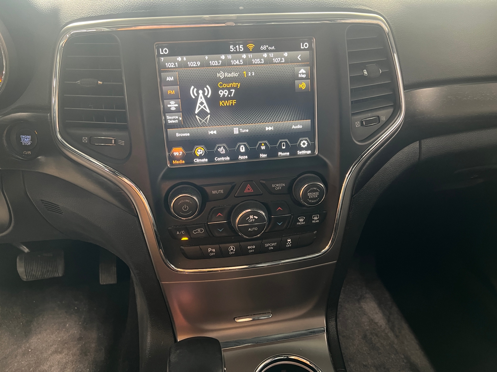 Thumbnail: 2018 Jeep Grand Cherokee - 3