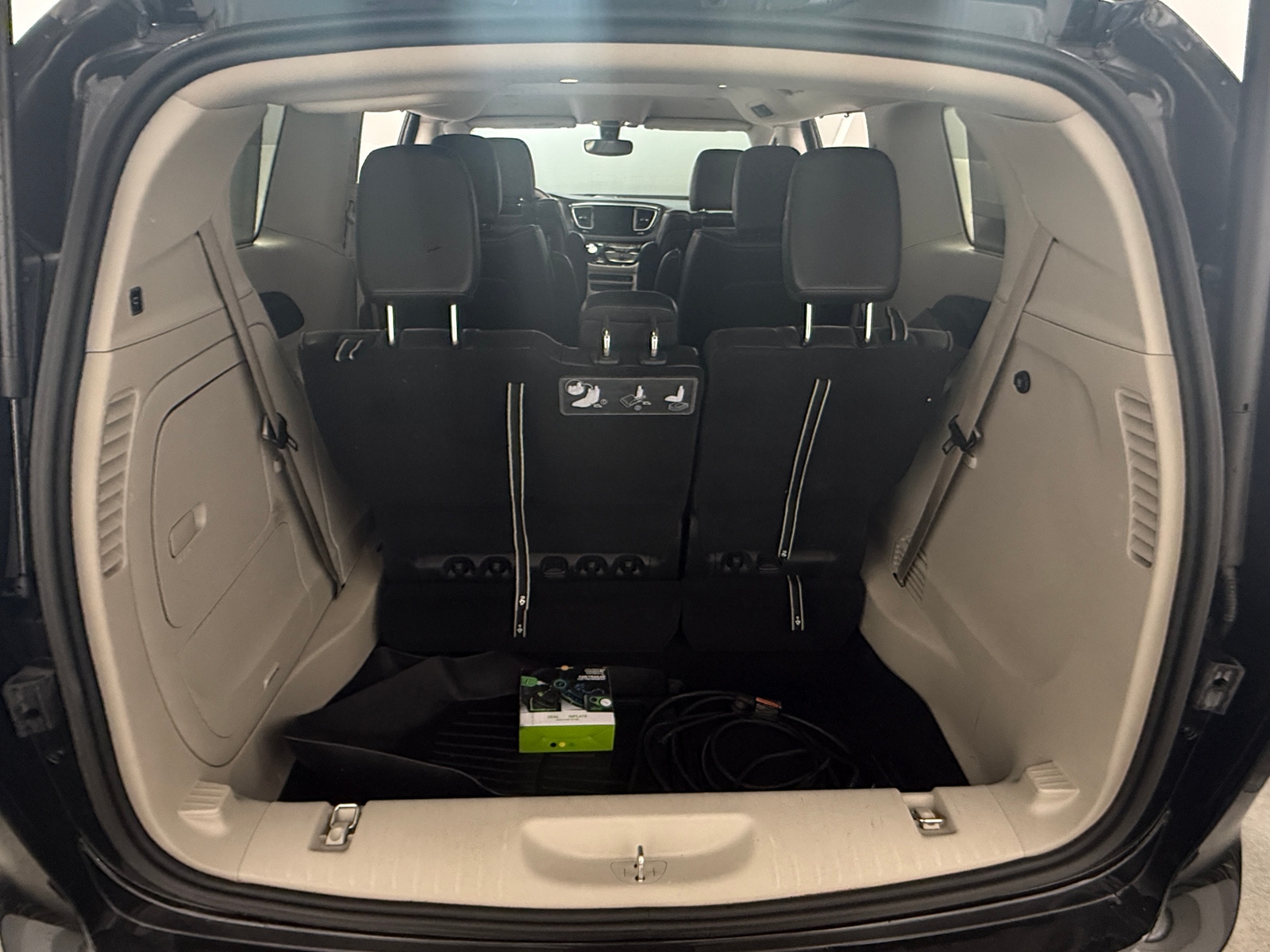 Thumbnail: 2020 Chrysler Pacifica - 6