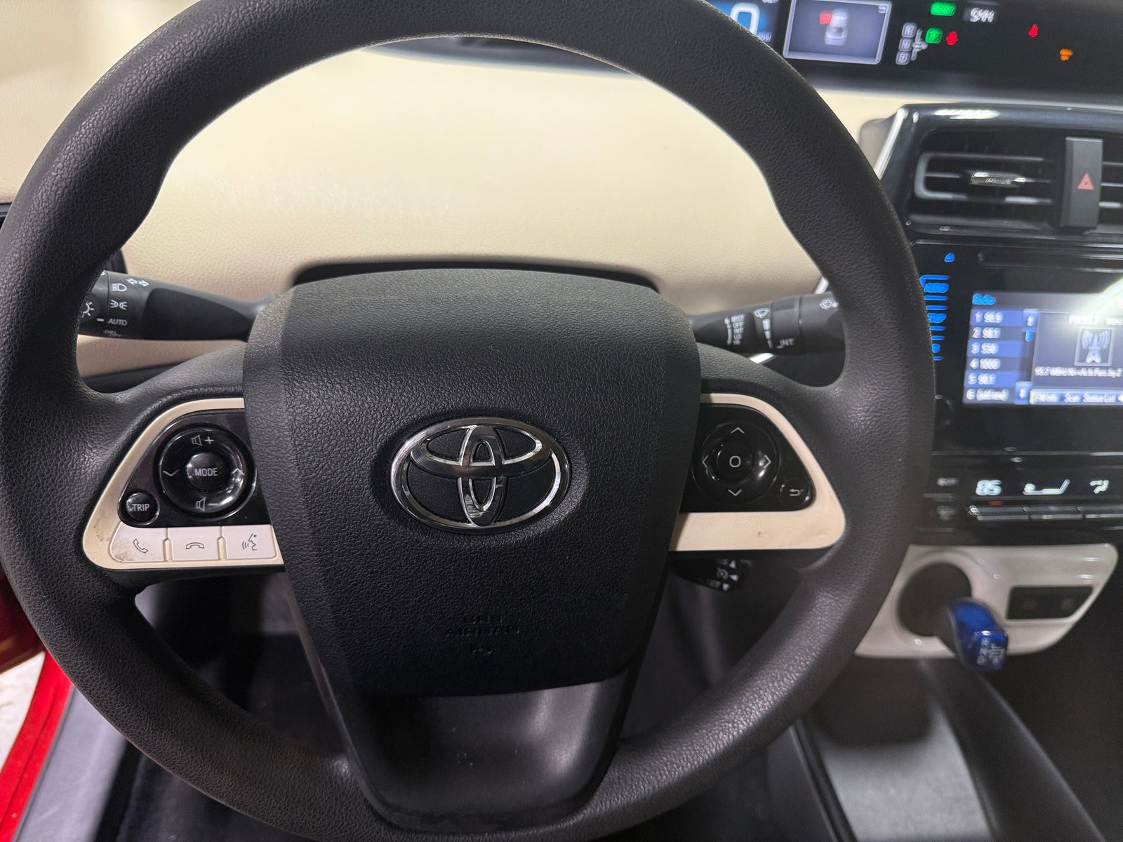 Thumbnail: 2016 Toyota Prius - 5
