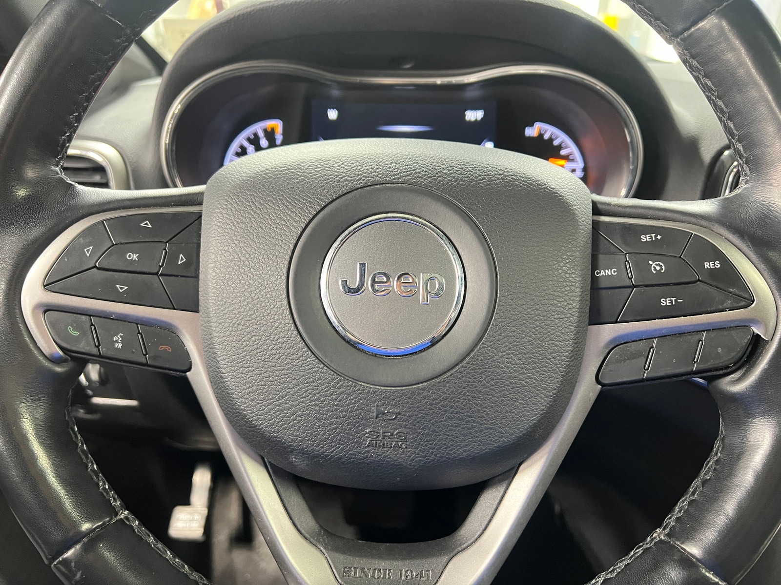 Thumbnail: 2021 Jeep Grand Cherokee - 4