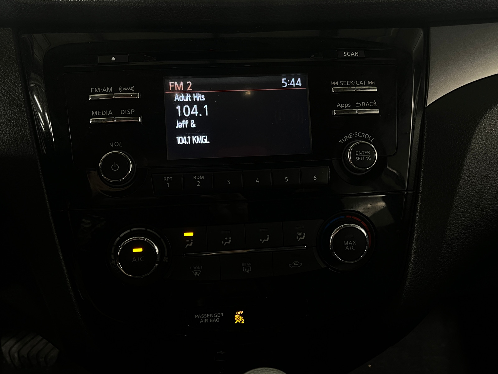 Thumbnail: 2016 Nissan Rogue - 4