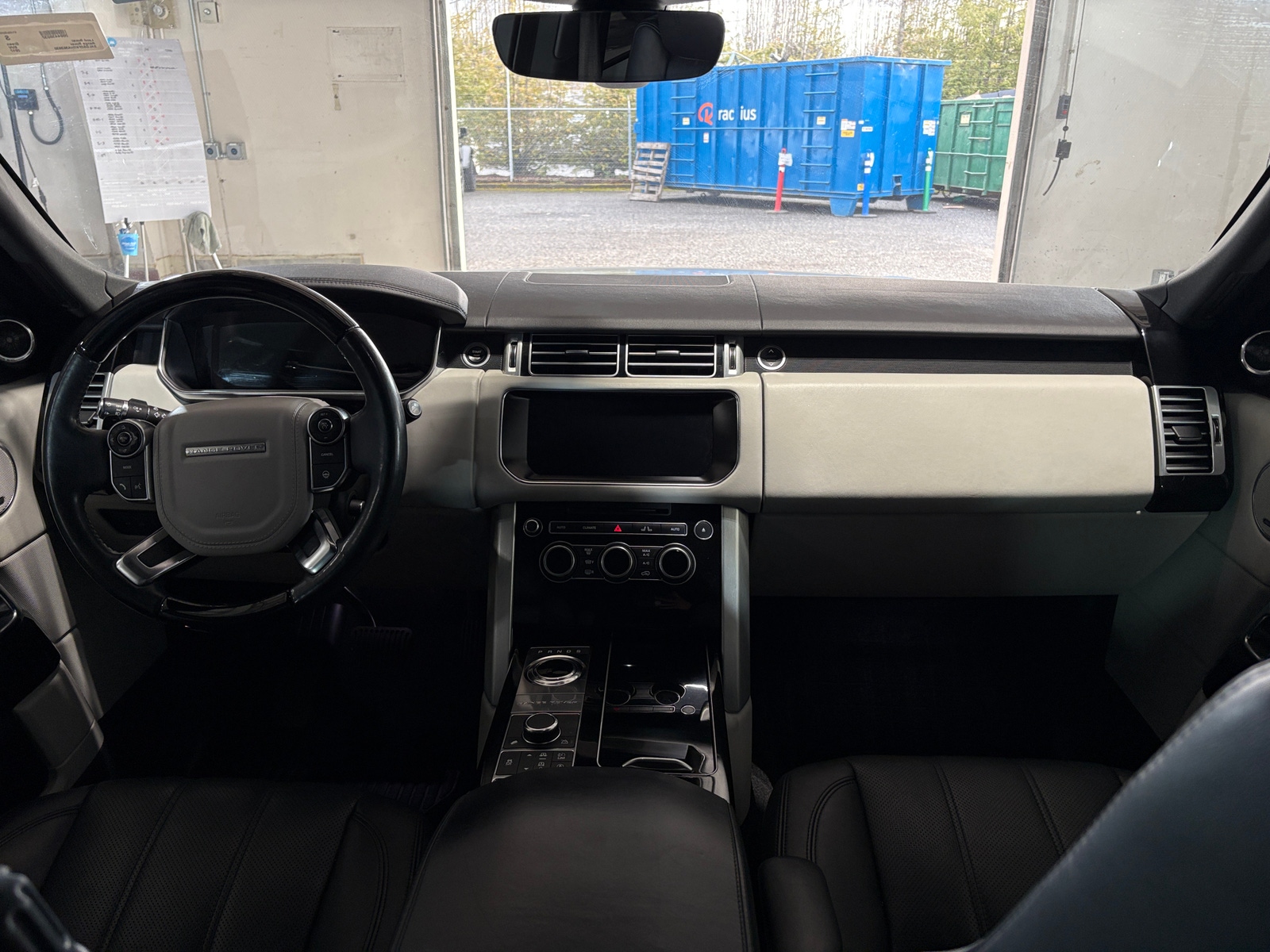 Thumbnail: 2017 Land Rover Range Rover - 2