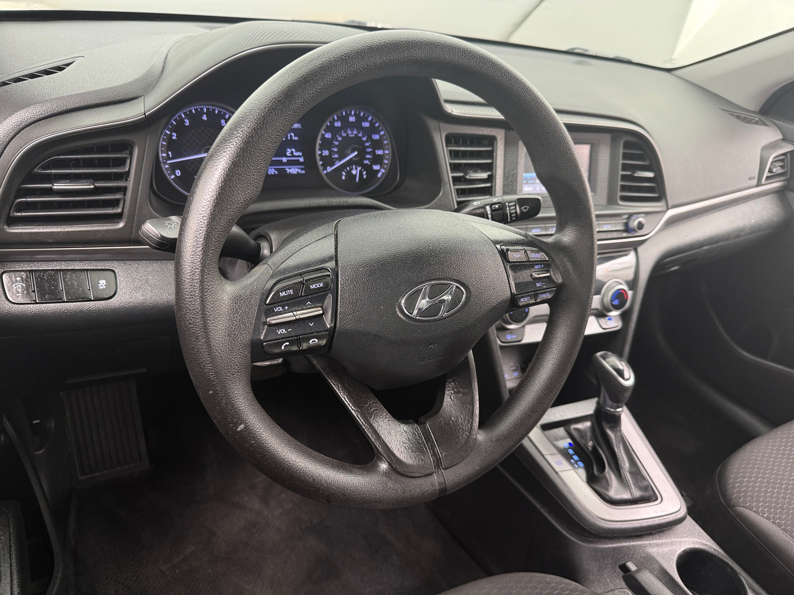 Thumbnail: 2019 Hyundai Elantra - 3