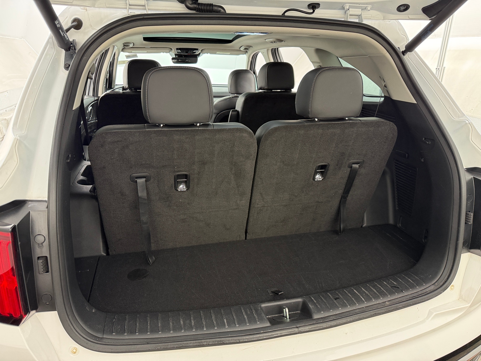 Thumbnail: 2023 Kia Sorento - 6