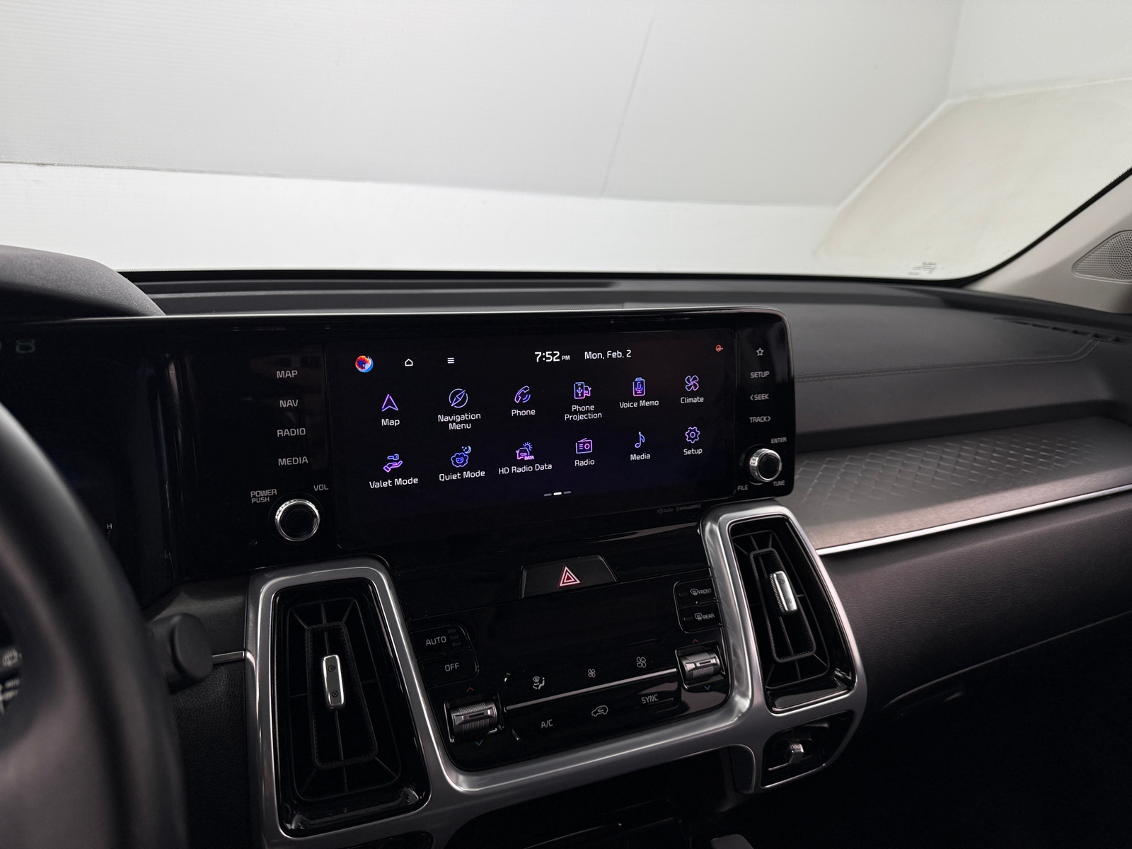 Thumbnail: 2023 Kia Sorento - 3